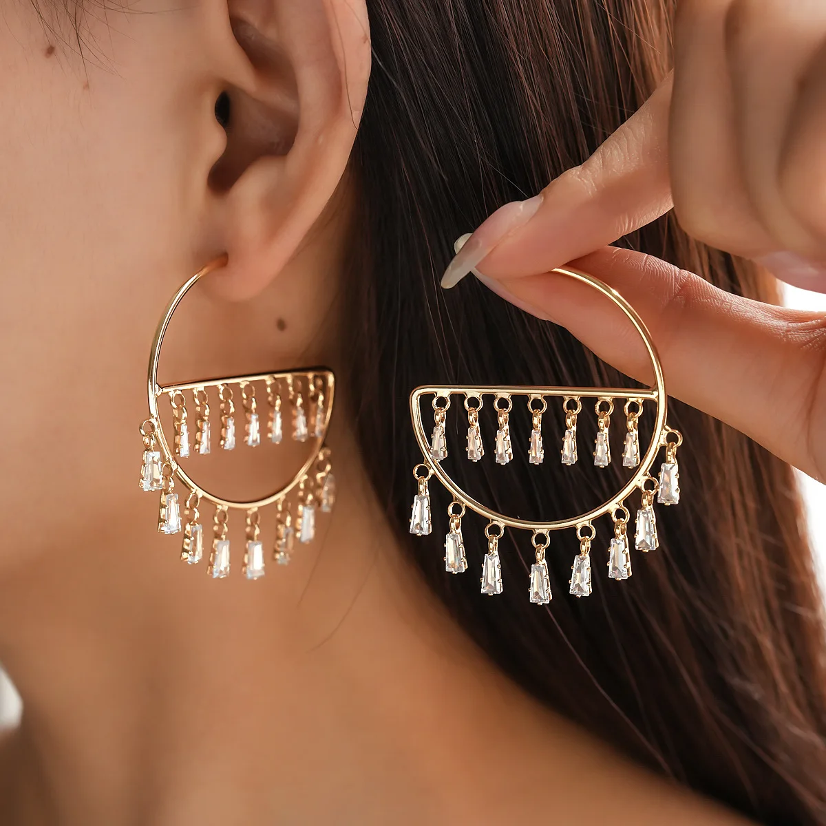 Hollow Out Geometric Inverted E-shaped Dangle Earrings for Women Tassel Water Drop Zircon Copper Earring Charm Statement Jewelry