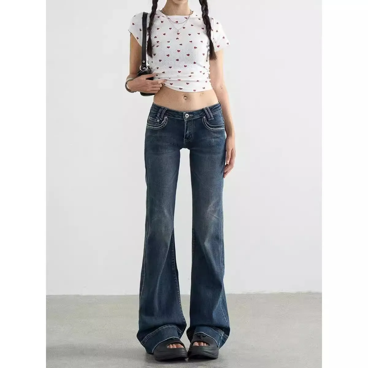 

Women’s Low Waisted Slightly Flared Jeans Autumn Streetwear Cool Girl Sexy Denim Trouser Female Wide-leg Bell-bottom Jeans