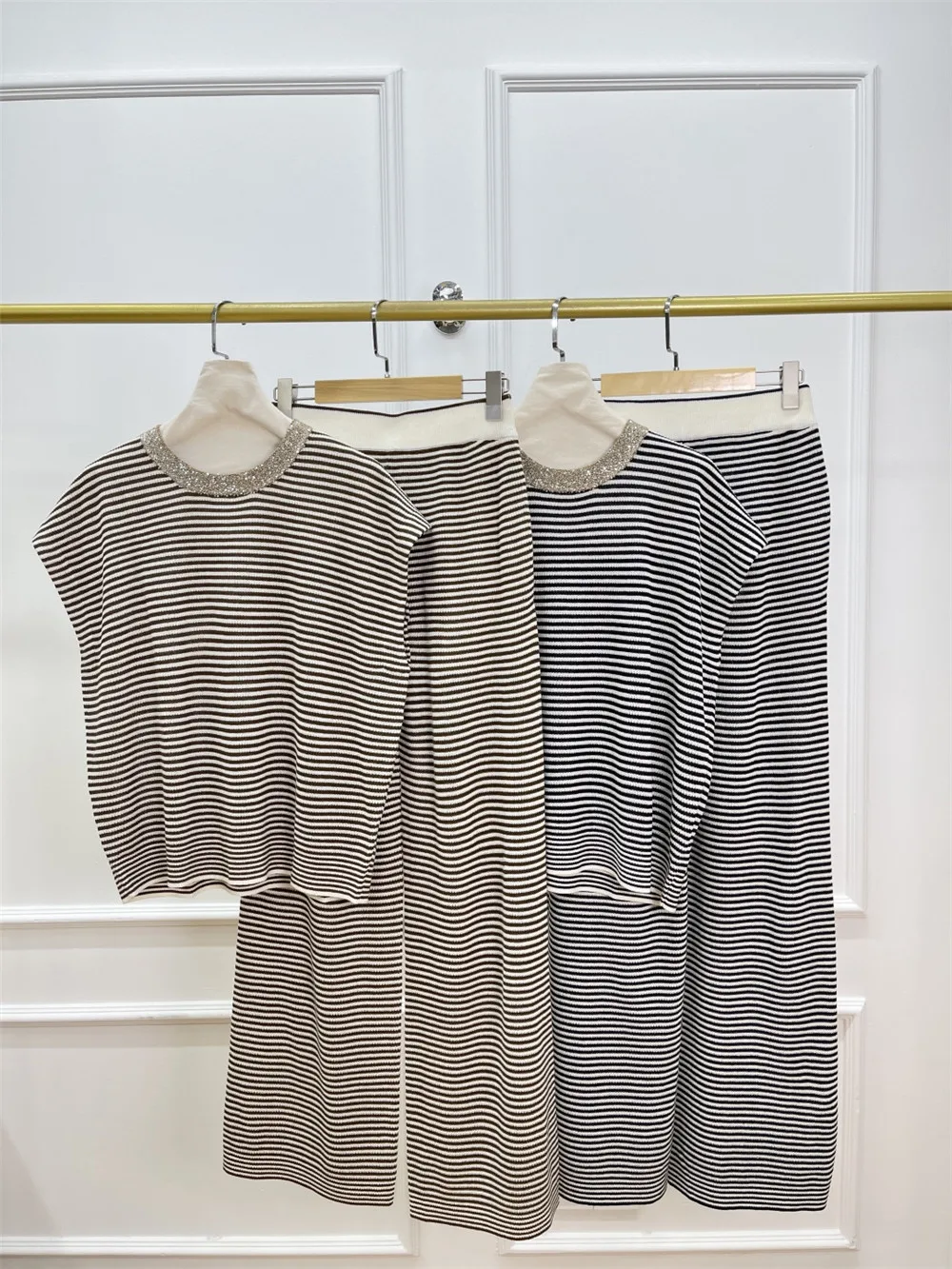 

Women's Sequin Striped Knitted Short Sleeve Pullover Top + Elastic Waist Wide Leg Pants 2-Piece Set
