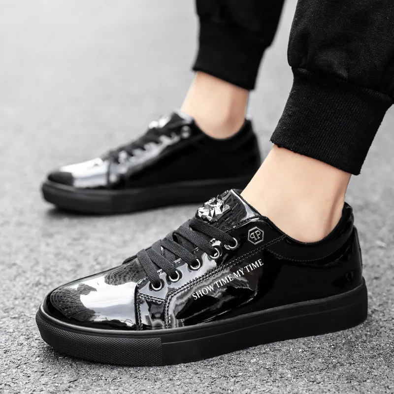 Men Casual Shoes Patent Leather Flats Loafers Tiger Skate Men Cool Driving Shoes Male Walking Shoes Sneakers Dress Footwears 47