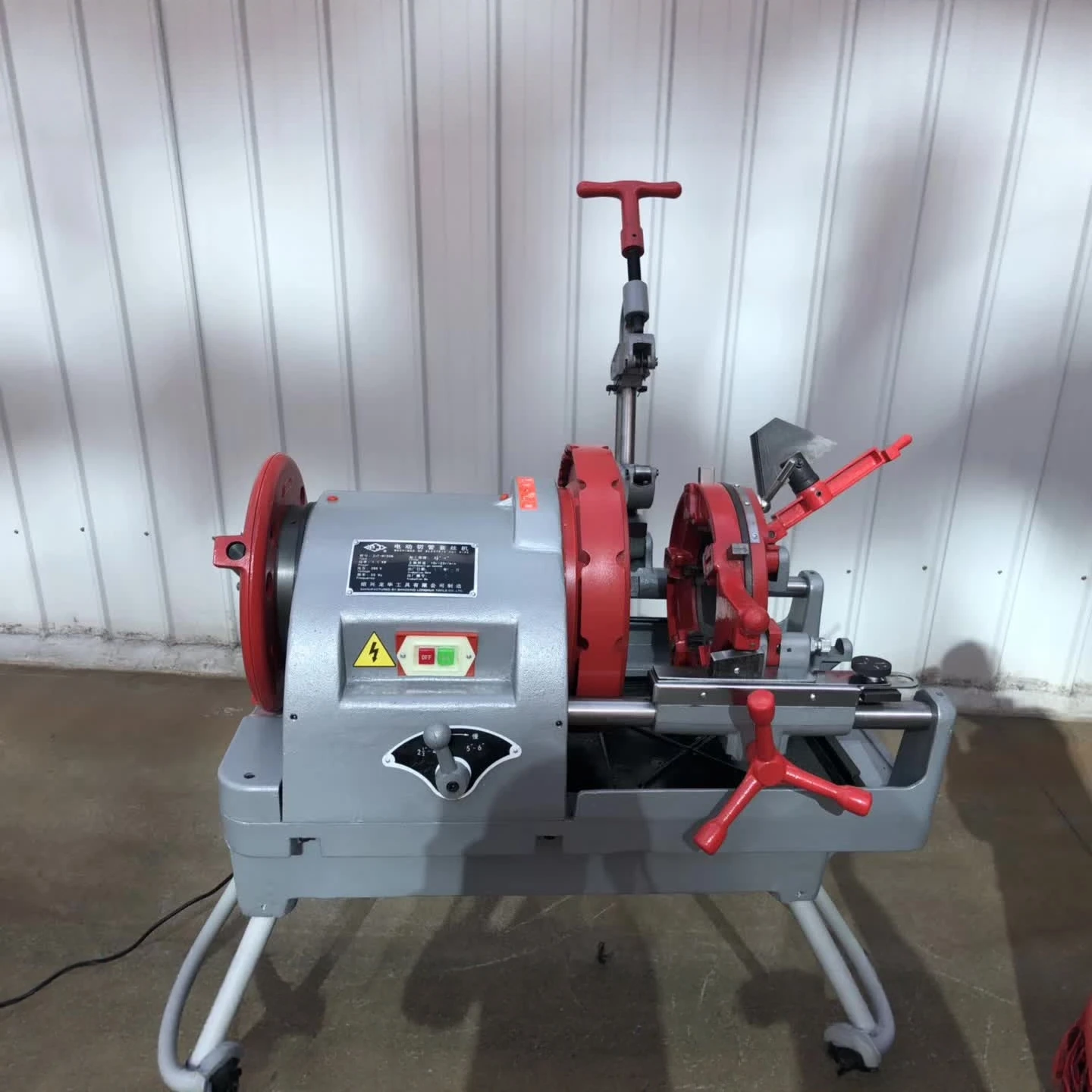 CE certified electric pipe threading machine for stainless steel pipes, galvanized pipes, iron pipes, 220V1100W 6 inches