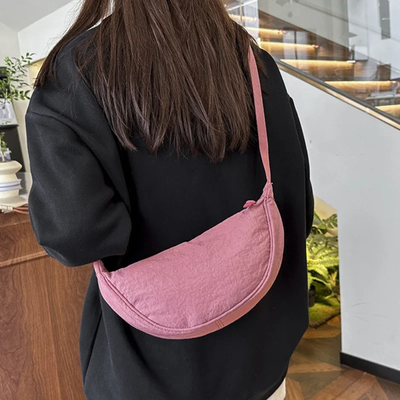 

Solid Color Nylon Hobos Crossbody Bags for Women Fashion Shoulder Bag Ladies Casual Travel Underarm Bag Purse Female Handbags