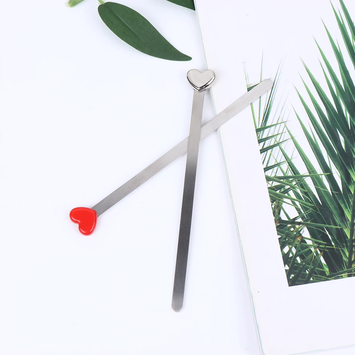 

2 Pcs Heart Bookmark Metal Shaped Bookmarks Stationery Page Pendant Water Proof