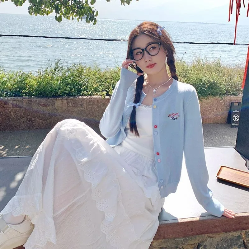 سترة محبوكة بسيطة بلون سادة سترة نسائية لخريف 2025 نمط كوري جديد بأكمام طويلة للنساء 2025 بلوزة جديدة