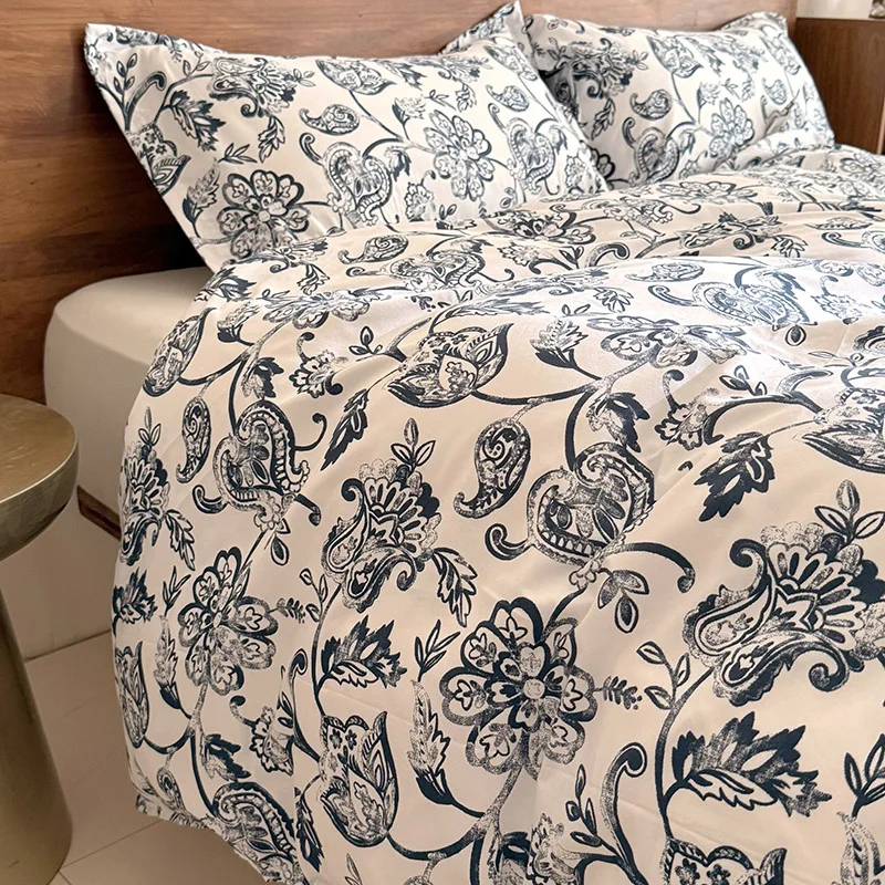 

Soft Aloe Vera Cotton Blend 4-Piece Bedding Set - White Base Flower Core Design, Duvet Cover, Sheet & Pillowcases for Bedroom