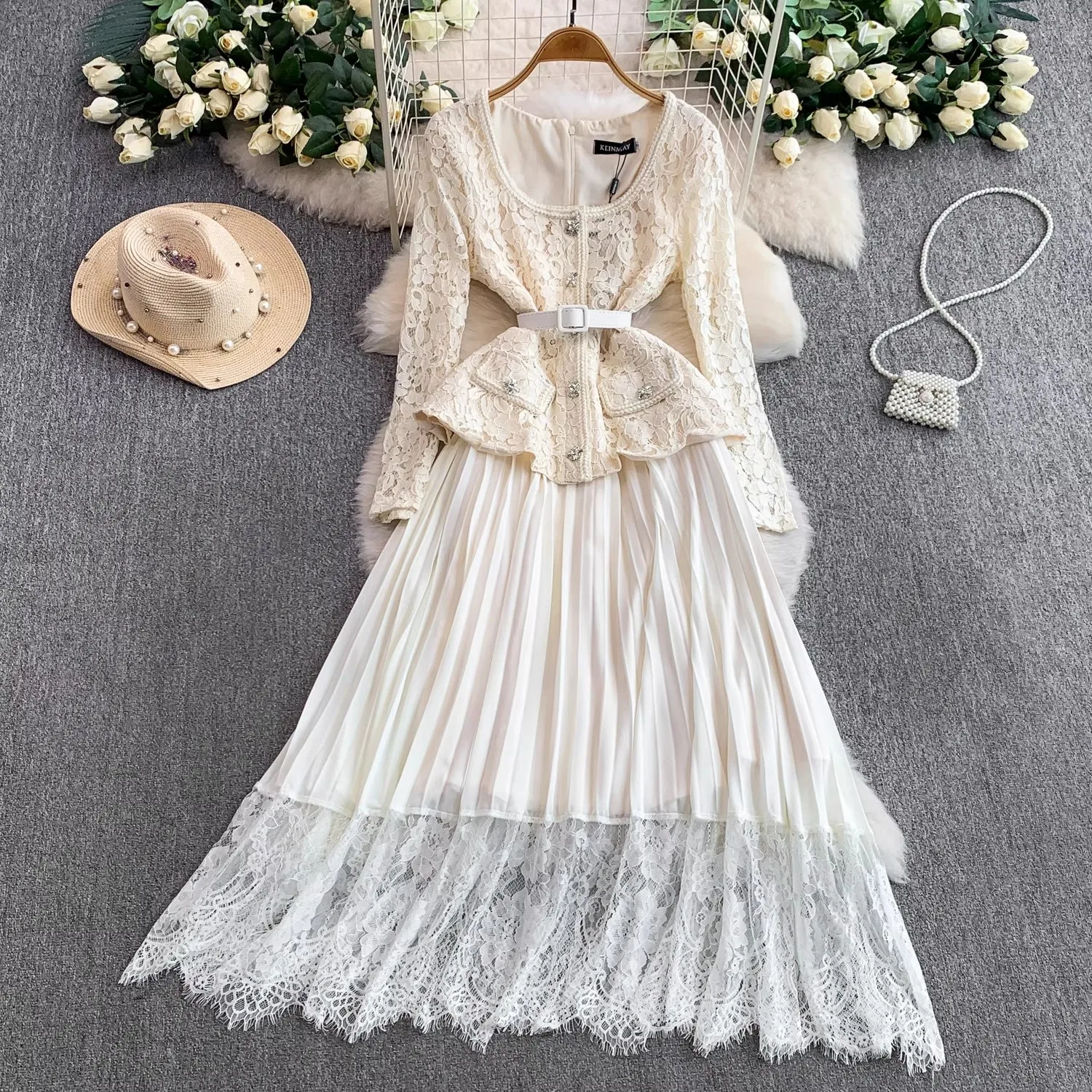 

Runway Fashion Women Autumn Dresses 2025 New Long Sleeve Lace Patchwork Pleated Dress Elegant Vestidos Maxi Clothes Female
