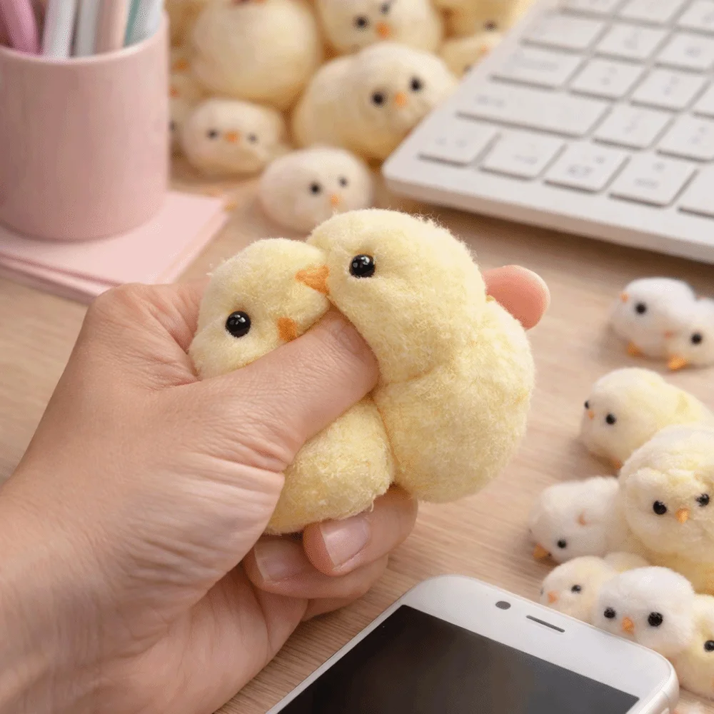 Slow rebound Chicken Squishy Toy Silicone Yellow Hen Chicks Squeezing Toy Squishy Texture Cute Design Squishy Pinching Toys
