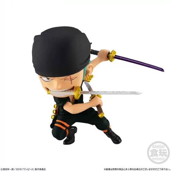 Bandai japonais authentique Gacha Scale Model, One Piece Animation Peripheral, Luffy, Zoro, Trafalgar D. Jouets figurines d'action de la loi de l'eau