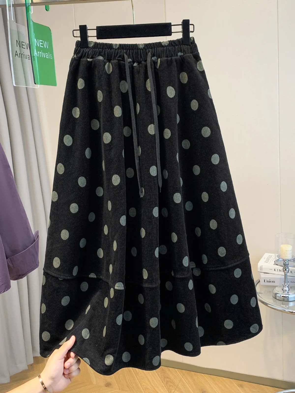 

Вельветовая юбка трапециевидной формы в горошек в стиле ретро с высокой талией, женская осенне-зимняя юбка больших размеров для похудения, модная для поездок на работу