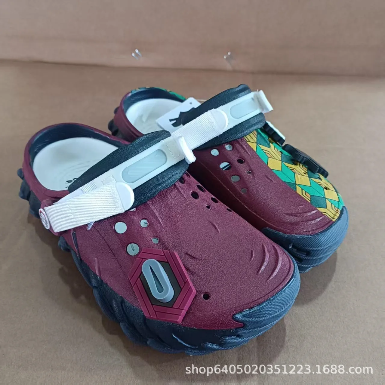 Demon Slayer Anime Clogs Green Yellow Geometric Pattern Non-Slip Lightweight Outdoor Beach Garden Water Shoes Slip On Slippers