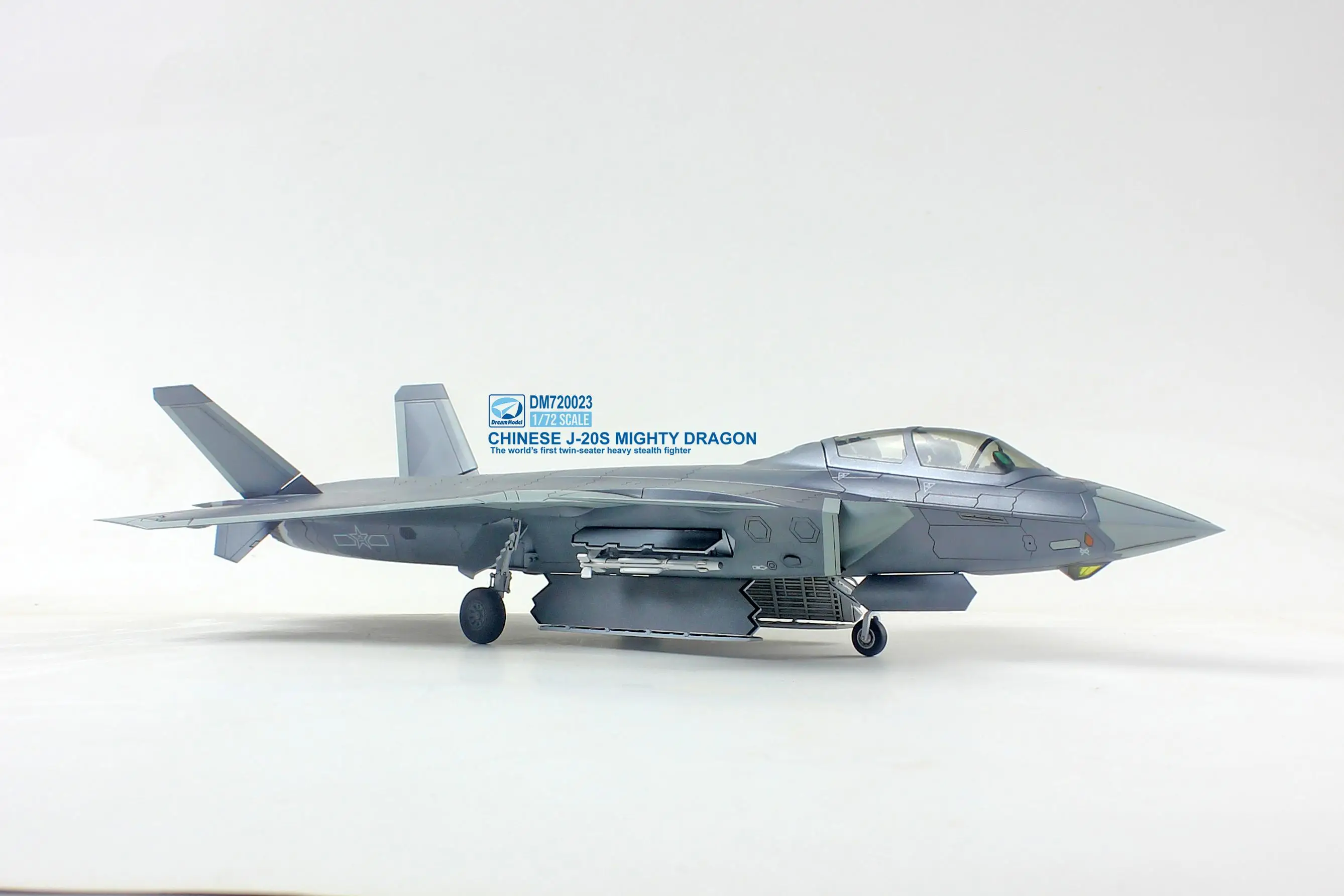 DREAM MODEL DM720023 1/72 Scale Chinese J-20S Mighty Dragon