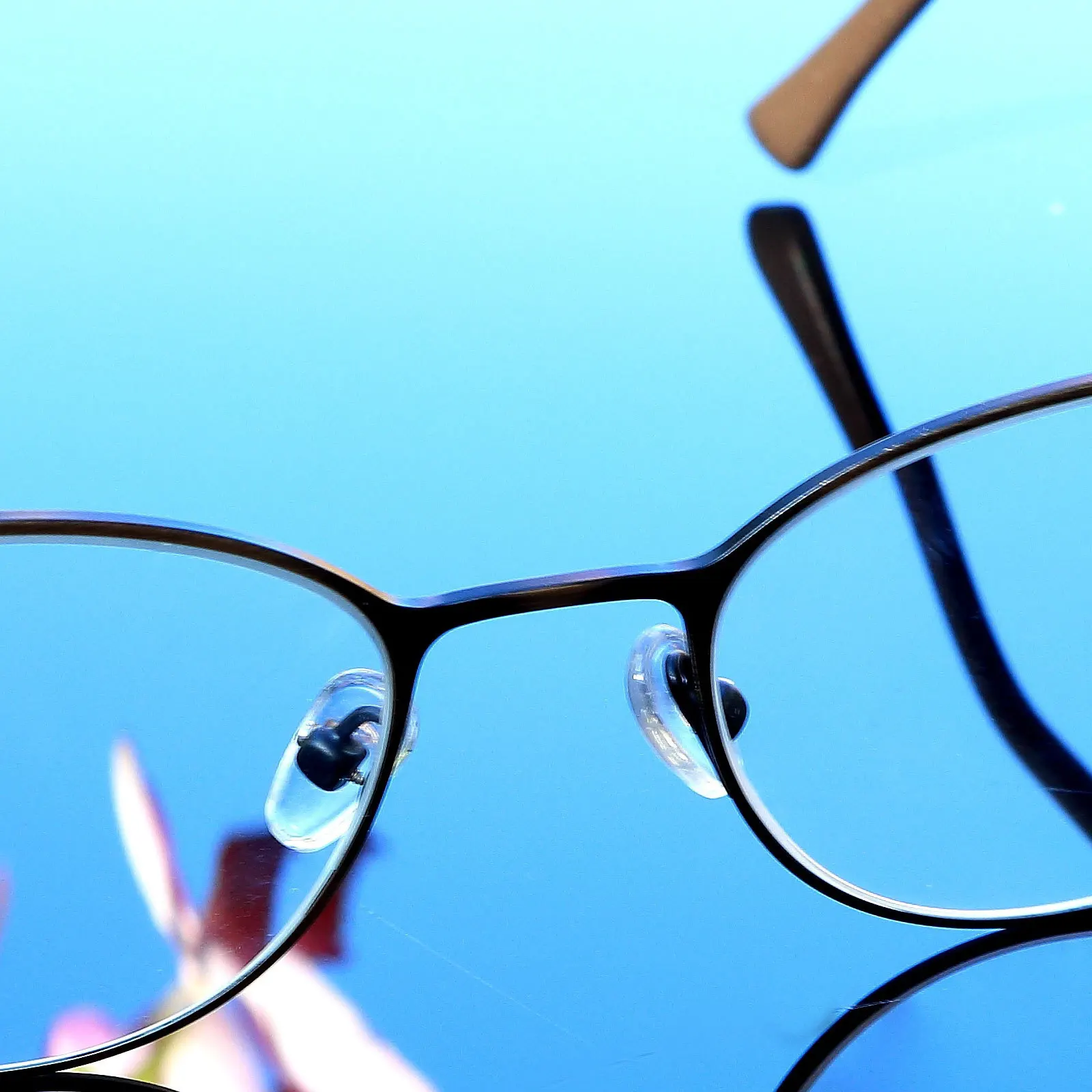 

25Pairs Comfortable Nose Pads for Eyeglasses High Elasticity Silicone Anti-Slip Stable Fit Ideal for Glasses Sunglasses Gear