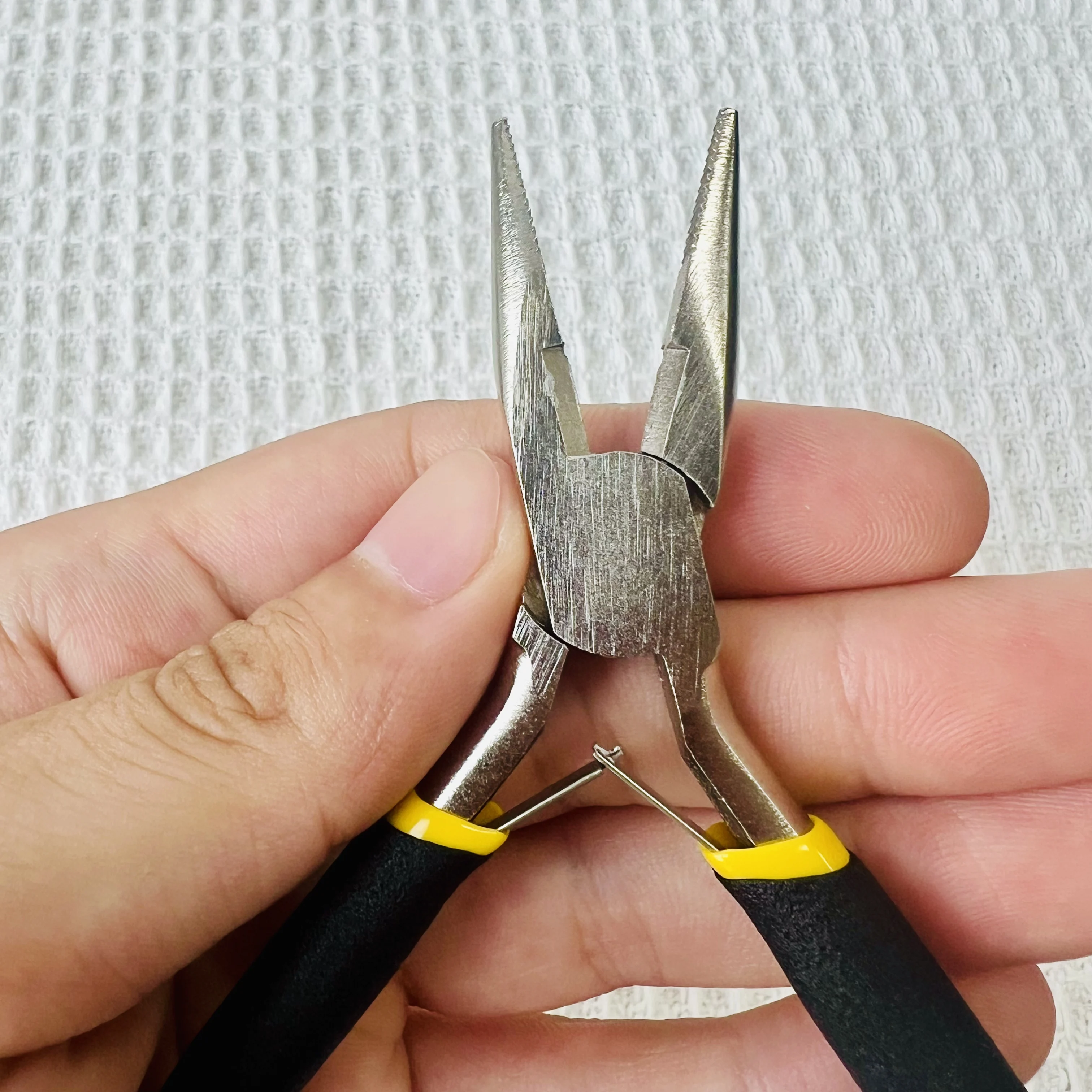 

1Pcs Portable Durable Carbon Steel Forging Jewellery Pliers Light Weight Mini Pliers Hand Tools Round Flat Long Nose Pliers