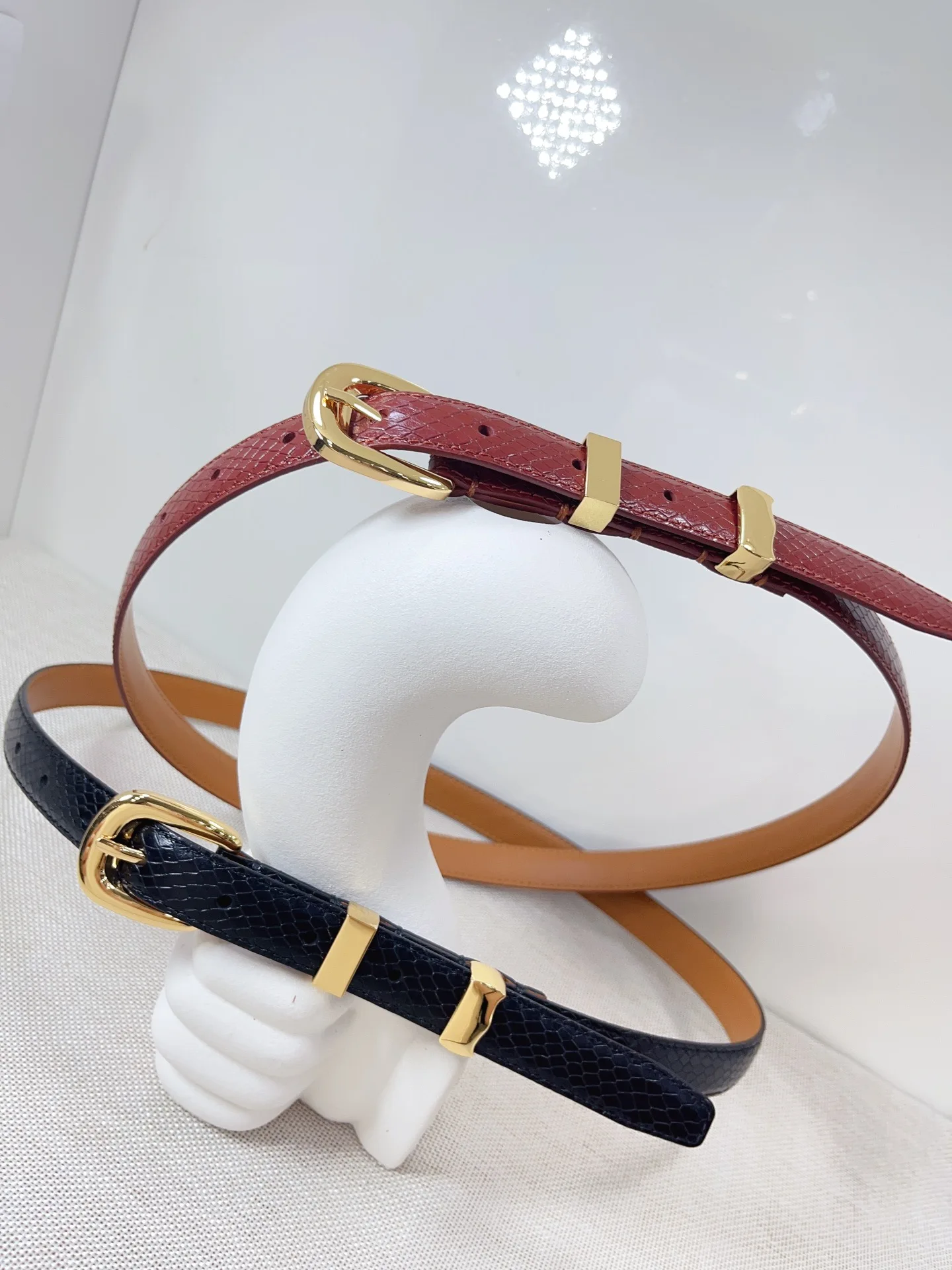 cintura-in-pelle-con-motivo-a-pelle-di-serpente-fibbia-dorata-stile-retro-di-alta-qualita-versatile-ideale-per-jeans-abiti-per-modellare-la-vita-decorativa-sottile