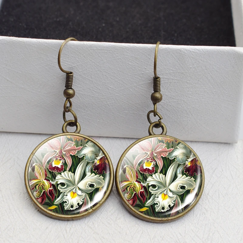 Retro Summer Fashion Women Flower Cluster Hook Earrings Creative Flower Pattern Design Earrings for Girls Dangle Earrings