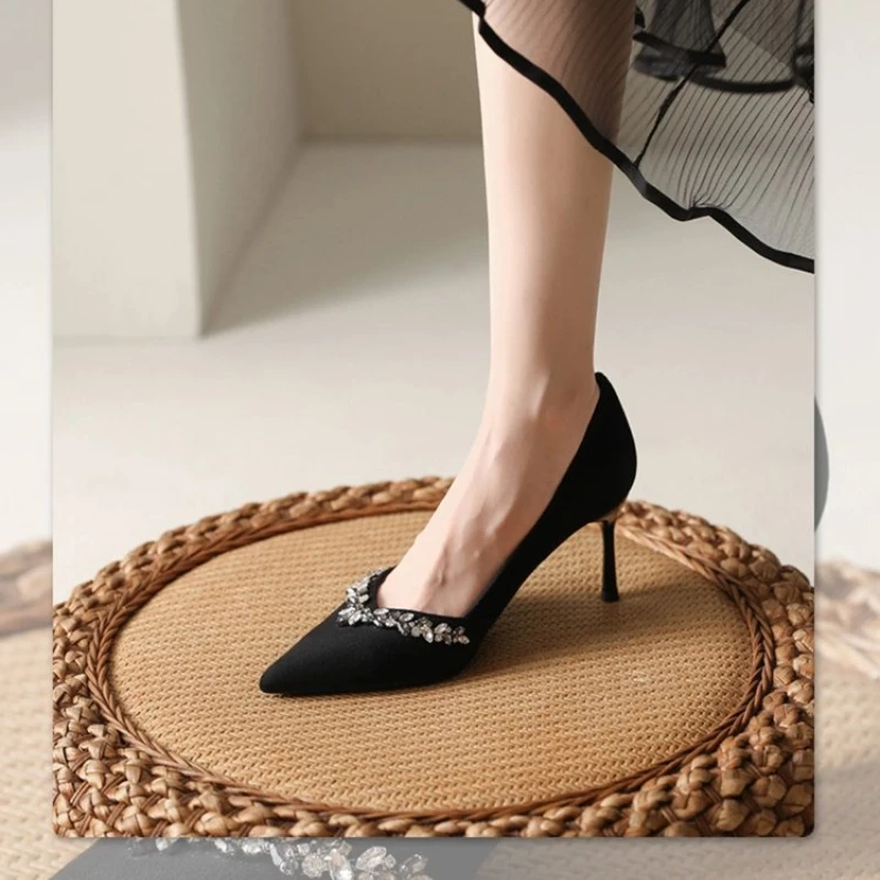 Black Crystal Chain V-Notch Pointed Toe High Heels Women's Elegant Mid Heel Single Shoes Wedding Shoes Fashionable Trendy