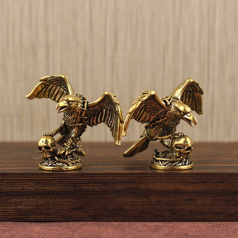 Flying Eagle Figure Home Decor Skeleton Ornament Metal Crafts Desktop Decoration Small Ornament Gift