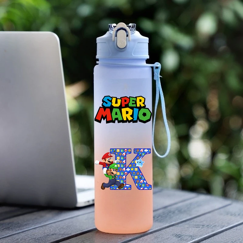 

Детская бутылка для воды с трубочкой, 750 мл, для спорта на открытом воздухе, с мультяшными персонажами Йоши и Луиджи, с буквами A-Z, пластиковая кружка для мальчиков, подарок, новинка