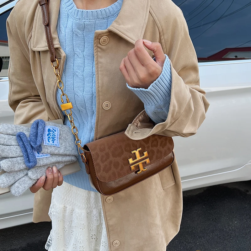 

Женская винтажная сумка через плечо для путешествий и поездок на работу из искусственного замши, металлическая фурнитура, вместительный интерьер, легко носить с собой