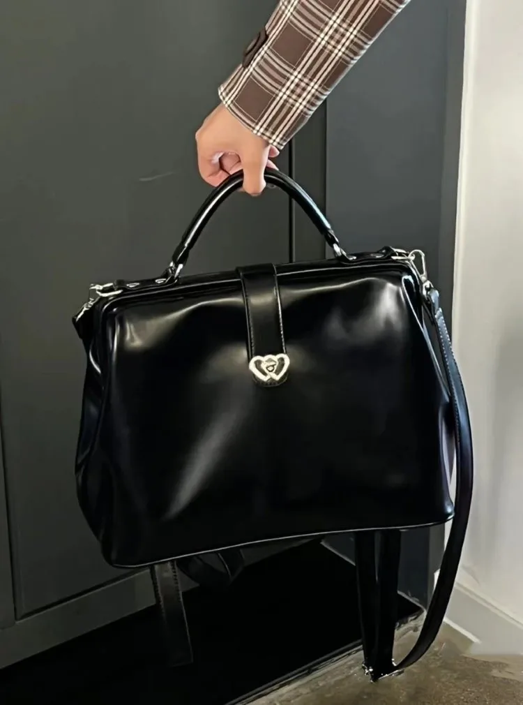 حقيبة ظهر كلاسيكية سوداء Y2k Mochila للنساء من جلد البولي يوريثان أنيقة حقيبة ظهر صغيرة غير رسمية للسيدات Harajuku Lolita حقائب ظهر مدرسية غير رسمية حقيبة يد جديدة