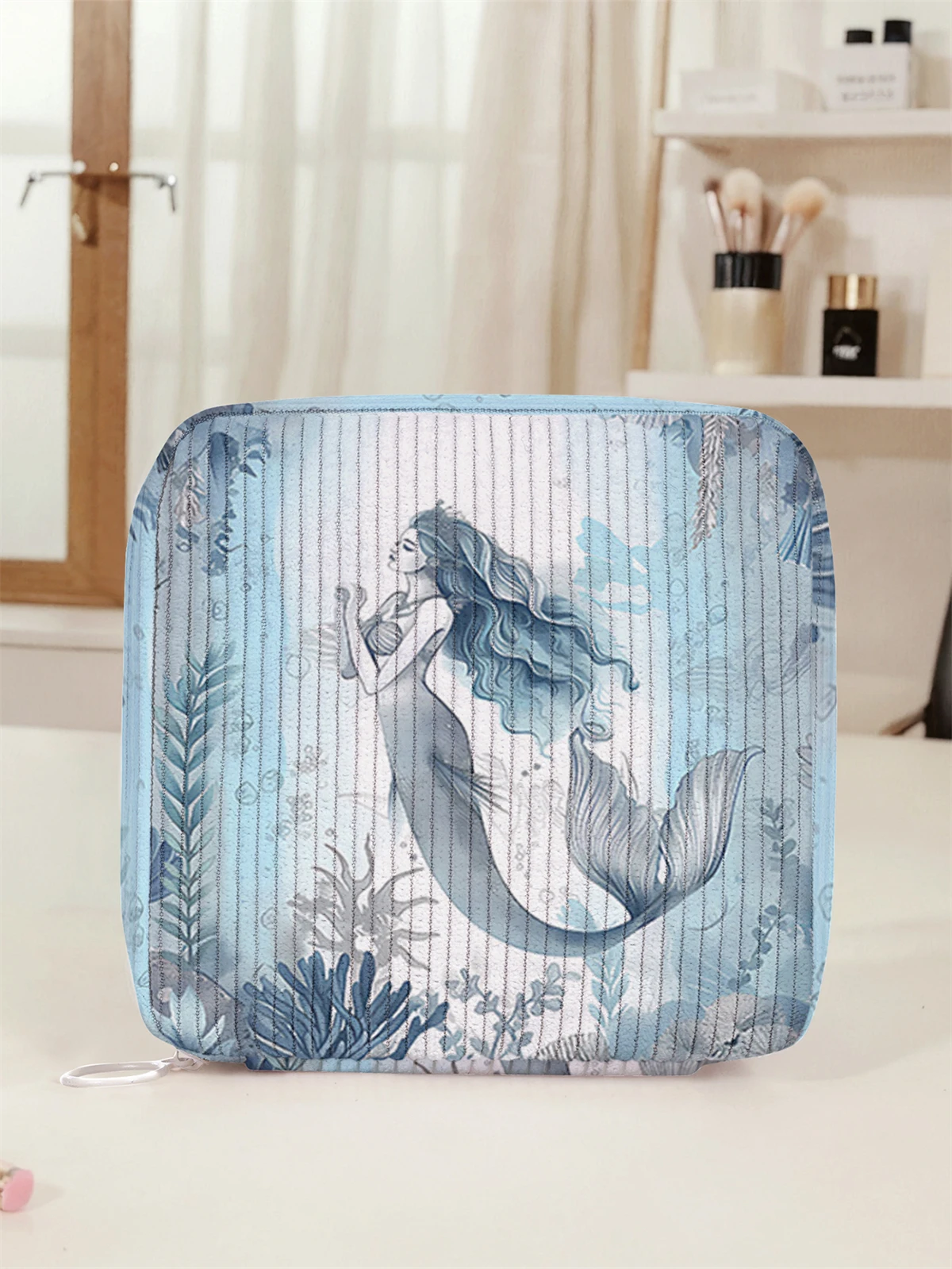 

Mermaid pattern printed sanitary napkin storage bag, women's lightweight tissue bag, sanitary tissue bag