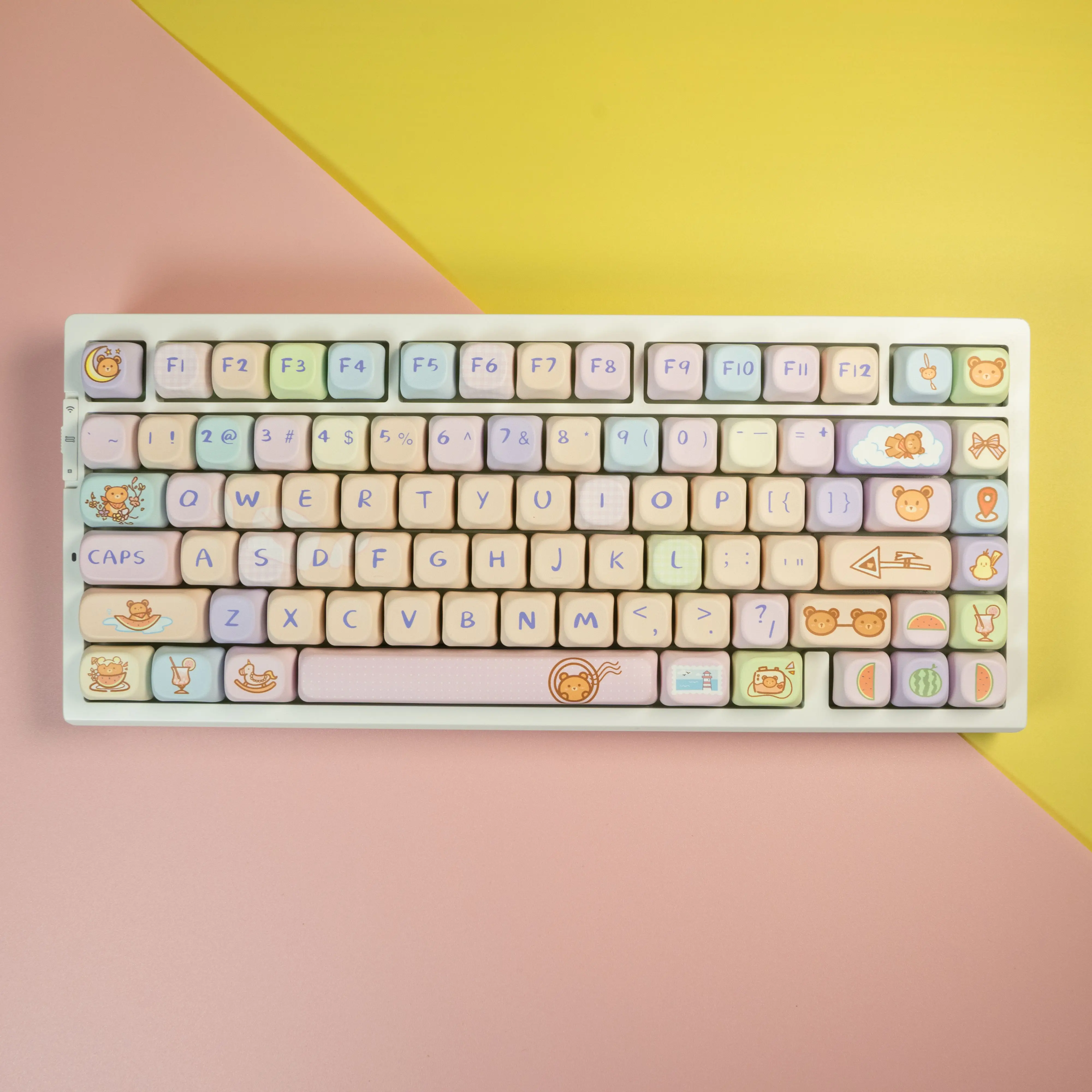 Pastel Summer Bear Keycaps 130 Keys PBT Set, Vintage Teddy Theme MOA Profile 5-Side Dye-Sub Artisan for MX Gaming