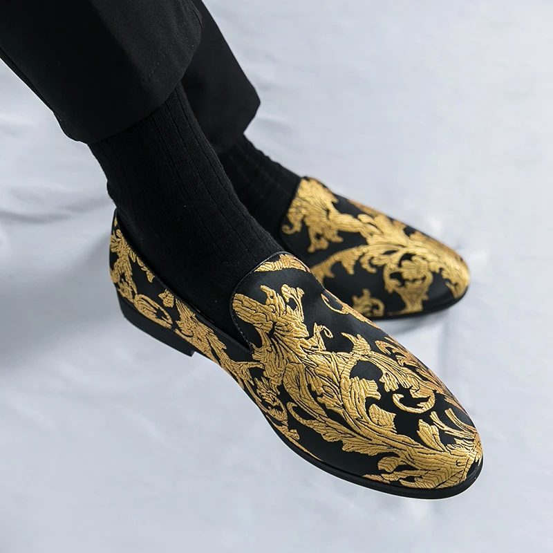 

Fashion New Pointed Flower Embroidery Oxford Shoes For Men Wedding Dress Homecoming Formal Wedding Footwear