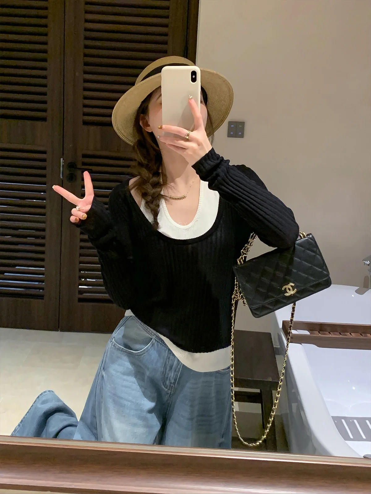 

Fashionable Long Sleeve Knitted Sweater Women's Spring New Style Commute Wind Love Devil Fish Design Fake Two-Piece Top