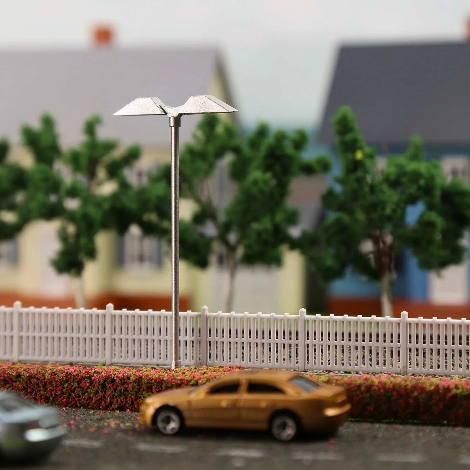 Evemodel 5pcs Model Trains HO TT Scale 1:100 Metal Silver Lamp Street Light Warm White LED LD02TTWMSi