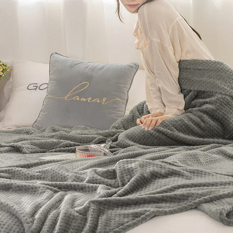 Winter Throw Blanket for Bed Fluffy Plaid Blankets on The Sofa Solid Color Bedspreads Decorative King Size Coral Fleece Blankets