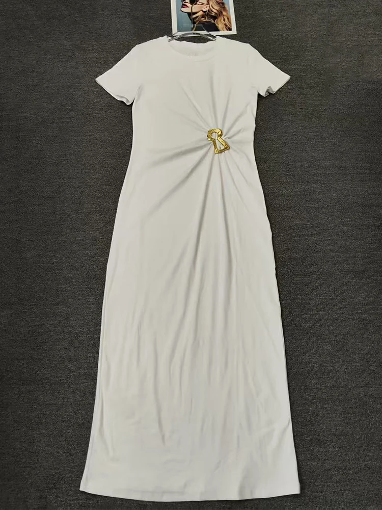 ชุดเดรสเสื้อยืดคอกลมดีไซน์เนอร์ ชุดเดรสสวมหัวจับจีบหัวเข็มขัดโลหะ ชุดเดรสถักแน่นยืดหยุ่นทันสมัย
