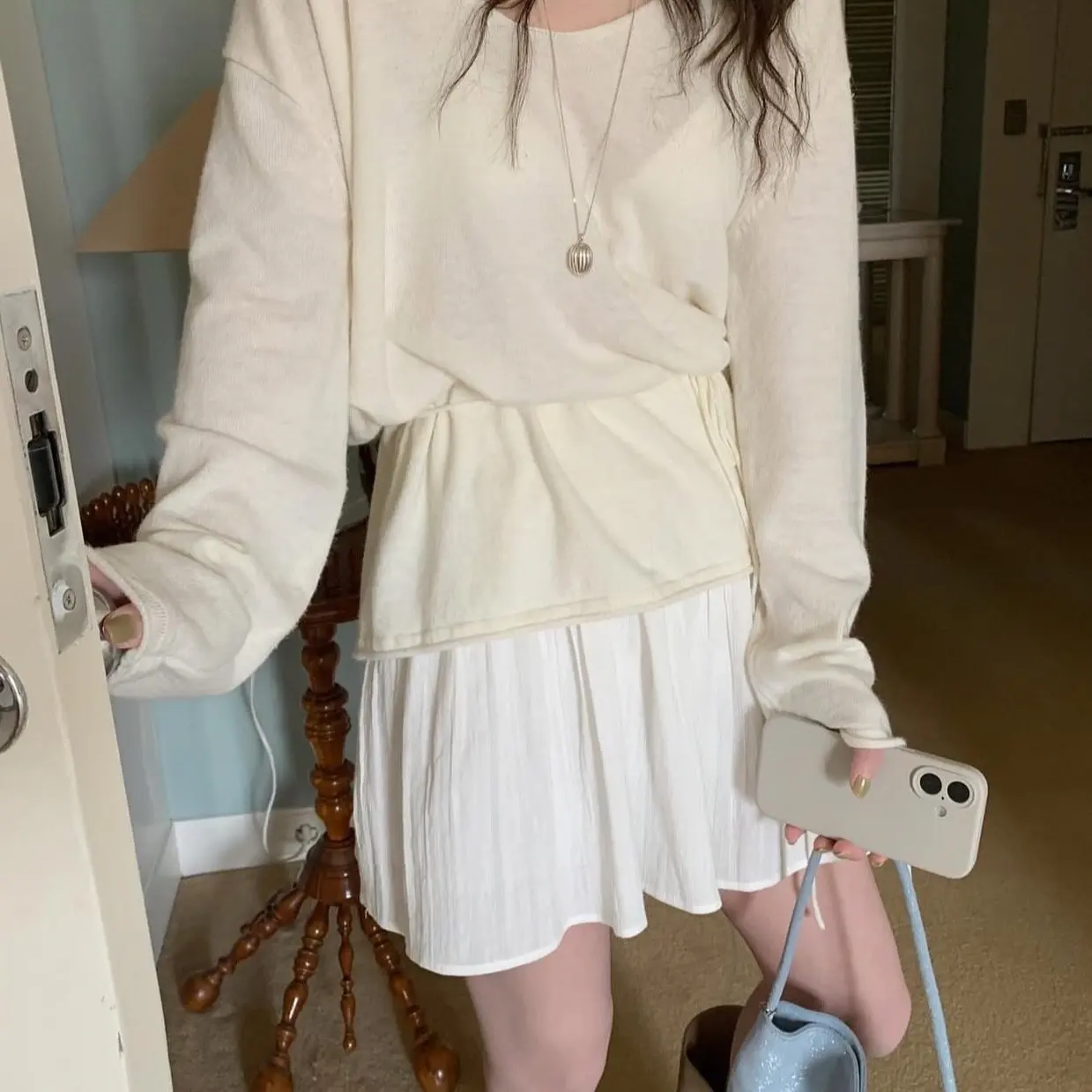 Loose Korean Style V-Neck Shoulder Bared Knitwear Women's Long Sleeve Drawstring Waist Slimming Top for Autumn Season