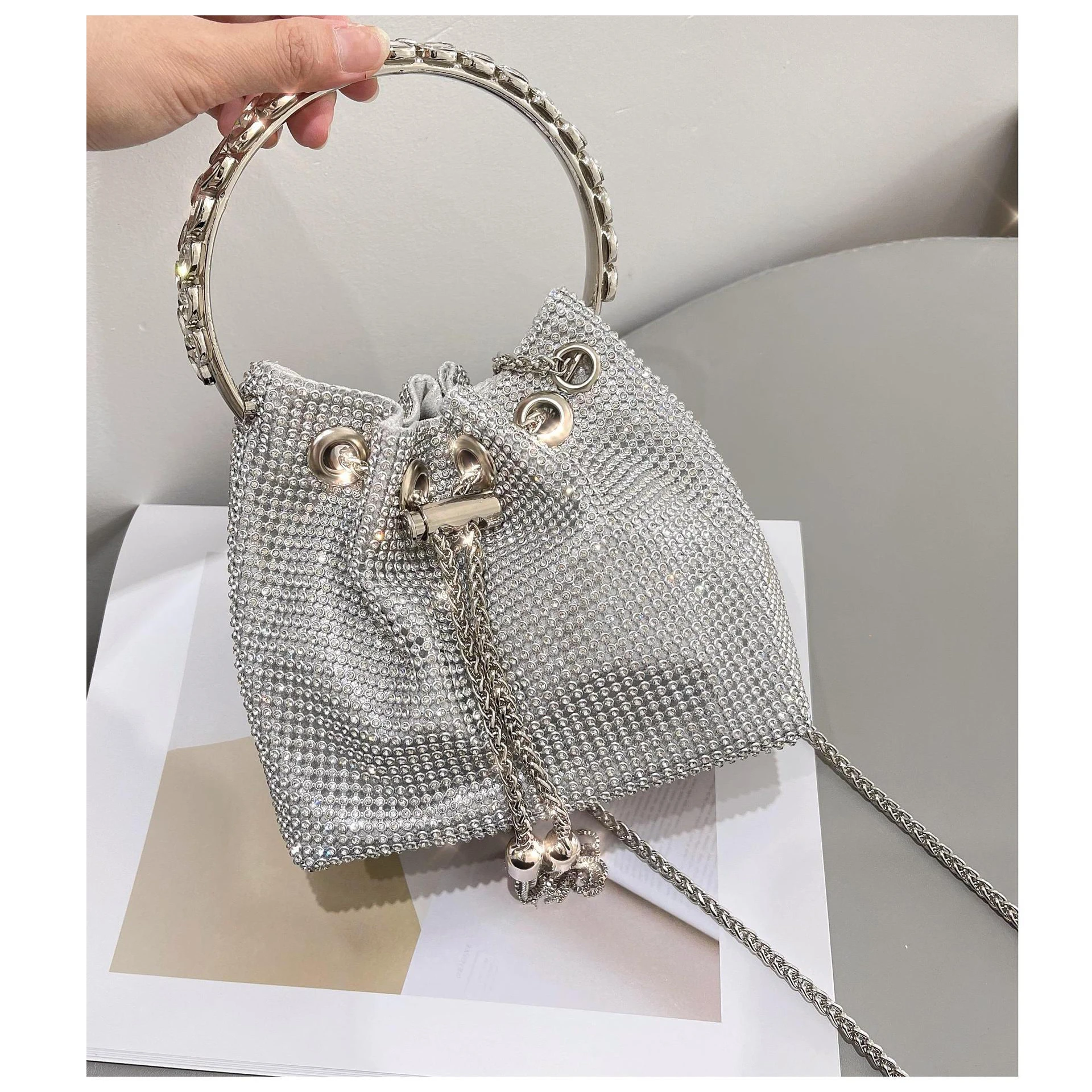 

Diamonds Tassel Evening Clutch Bag Women Luxury Designer Chain Metal Ring Handle Shiny Crystal Bucket Purse Bridal Wedding Party