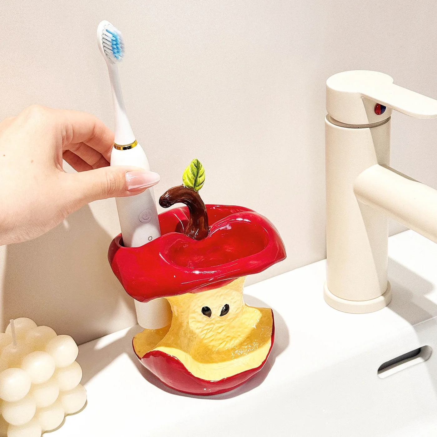 Cute Cartoon Style High Temperature Fired Ceramics Toothbrush And Toothpaste Storage Rack Toilet Washbasin Ornament Decoration