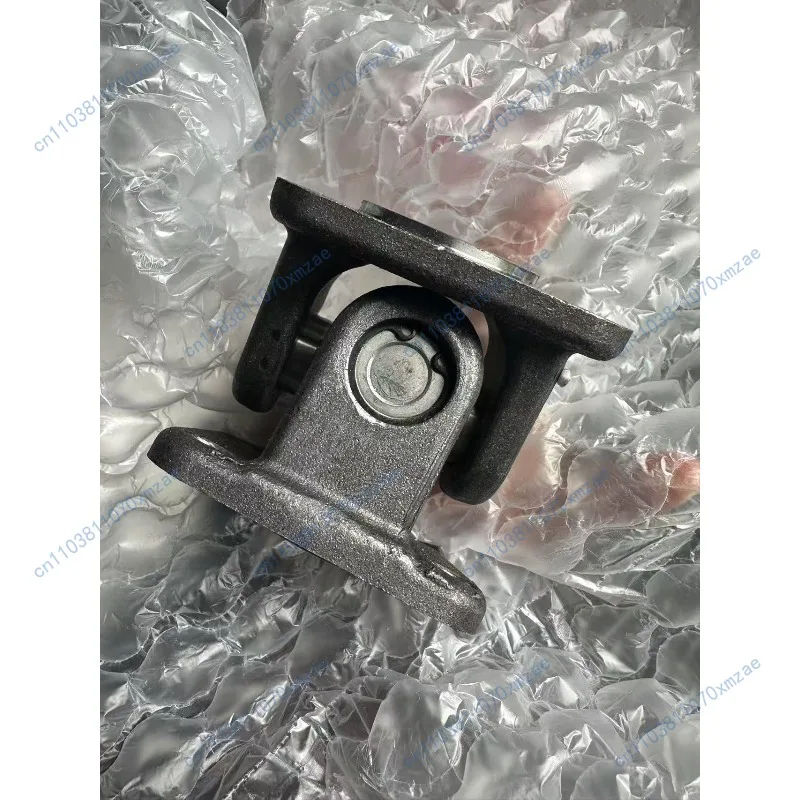 Universal Industrial Machinery Coupling Cross Universal Joint Rotating Door Cross Shaft Forged Steel Coupling