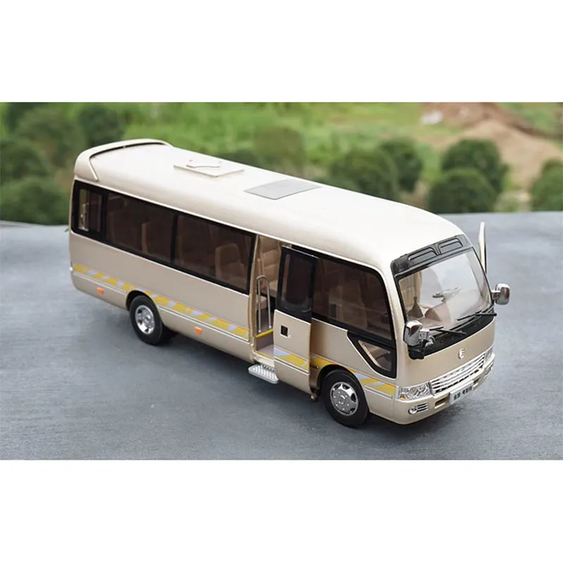 1:24 Bus Model Van Minibus Alloy Door Can Be Opened Car Model Collection Gift