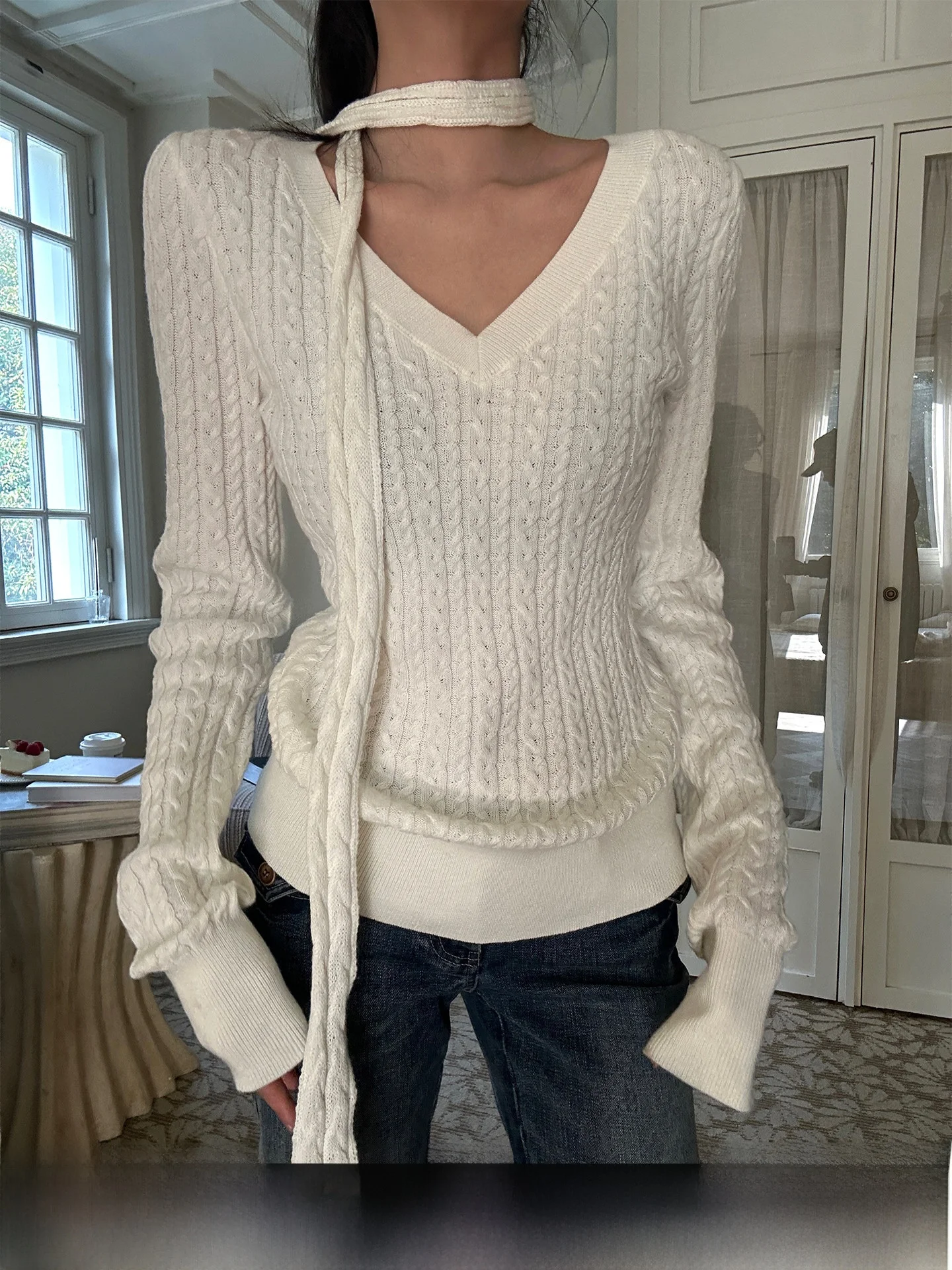 

Женский трикотажный свитер Slim Fit с V-образным вырезом Warden Moonlight Minor Key Twist, белый, повседневный, весенний, с длинным рукавом