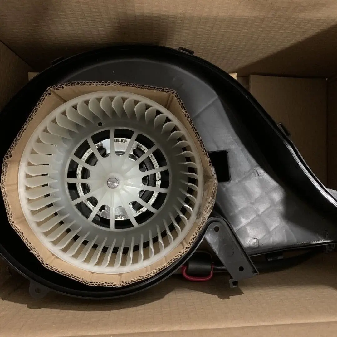 Truck System Air Conditioning Heater Fan Motor Interior Air Blower OEM 82349000 84223449 for Volvo Fh16