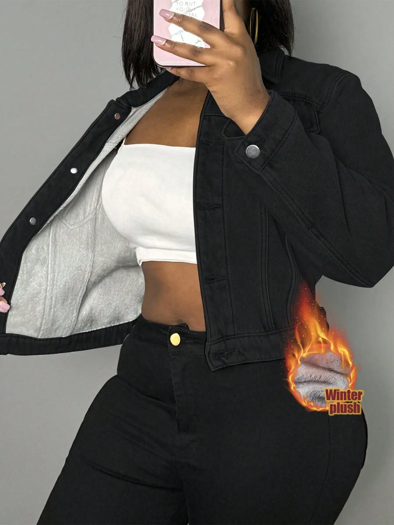 

Женская черная укороченная джинсовая куртка с флисовой подкладкой для зимы