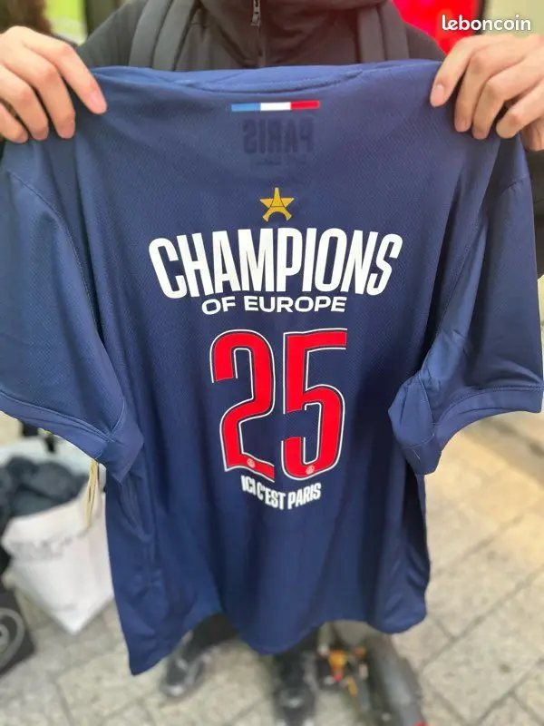 جهاز تجميع مايوه مطبوع ثلاثي الأبعاد جديد الأكثر مبيعًا لعام 2025 PSG 1 نجمة ⭐️   جيرسي كرة القدم للرجال والنساء، تي شيرت للدراجات النارية.