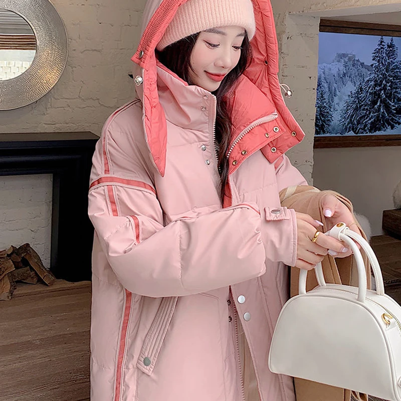 

Зимнее длинное женское пуховое пальто выше колена 2025 года, новая модная утепленная теплая куртка с цветными блоками и капюшоном, женская одежда