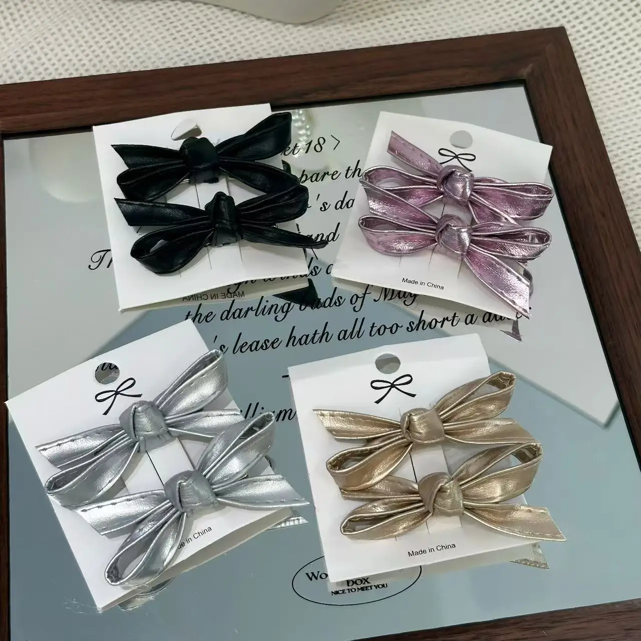

Japanese and Korean Harajuku style leather bow hair clip for sweet girl with broken hair side clip temperament duckbill clip sea