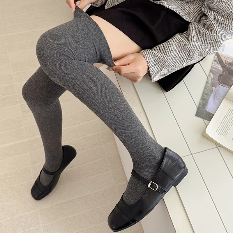 

Women's Knee Socks New Japanese Fashion Solid Color Simple Compression Socks For Woman Preppy Style Over the Knee Girl Stockings