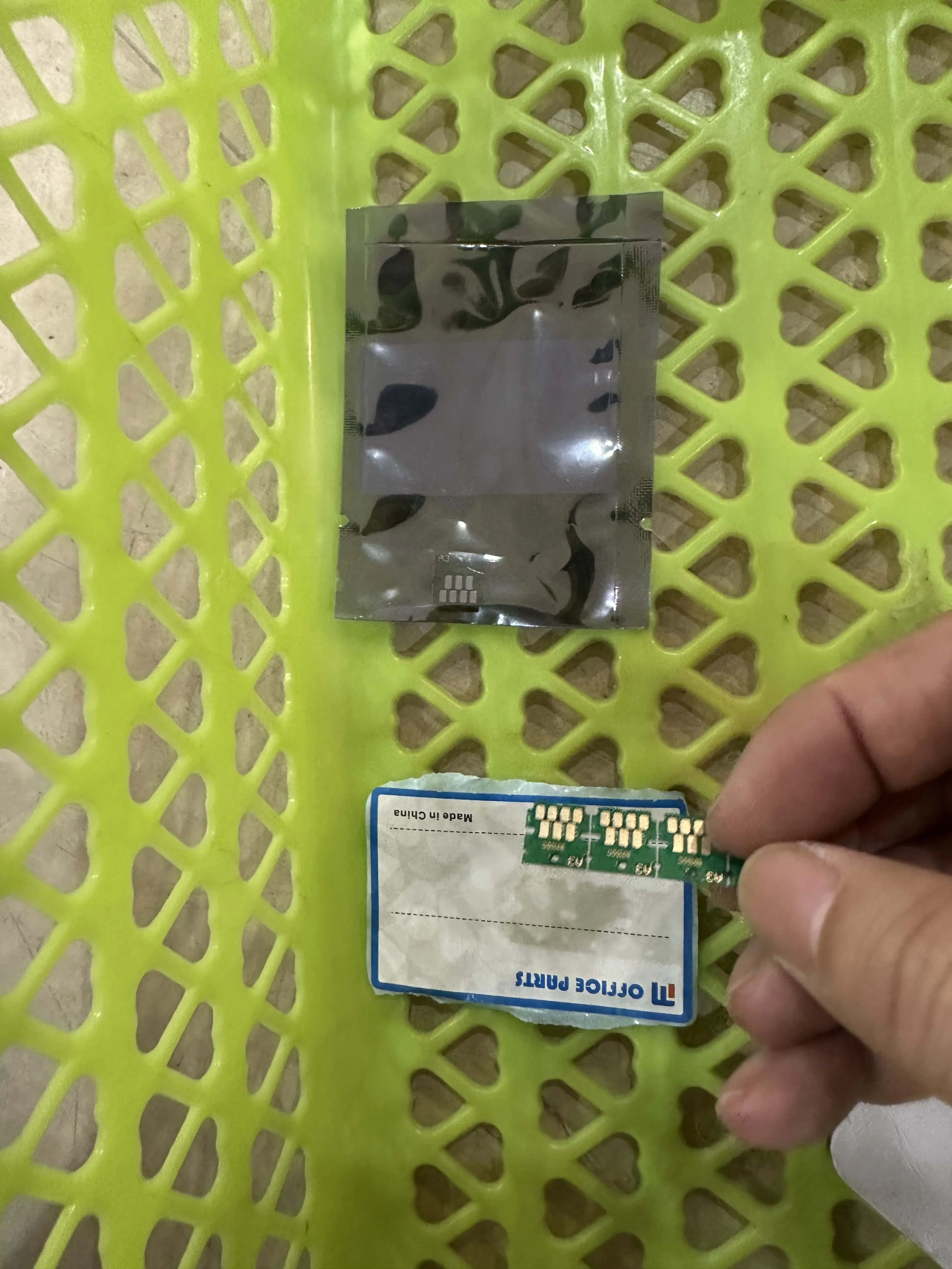 

C13S210057 SC13MB Maintenance Tank Box Chip For Epson F570 F500 T3170 T5170 F571 T2100 T3100 T5100 T3160 T2170 T3130 530 Printer