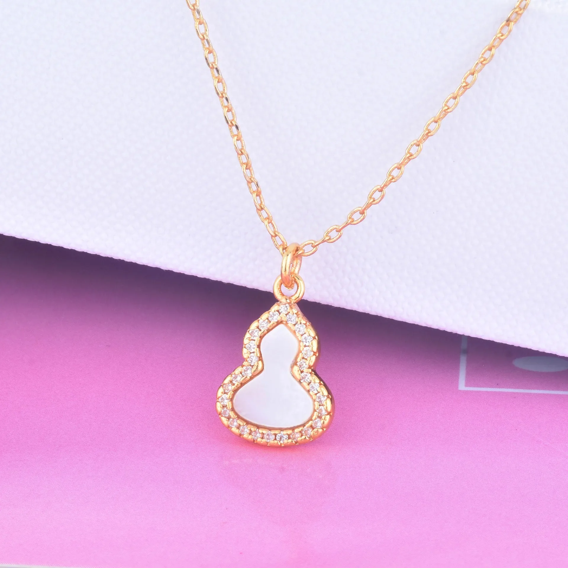 Elegante S925 Sterling Silber Damenhalskette mit Weißem Fritillaria-Diamant und 18k Vergoldeter Schlüsselbein-Kette Premium Feiner Schmuck – Detail 7