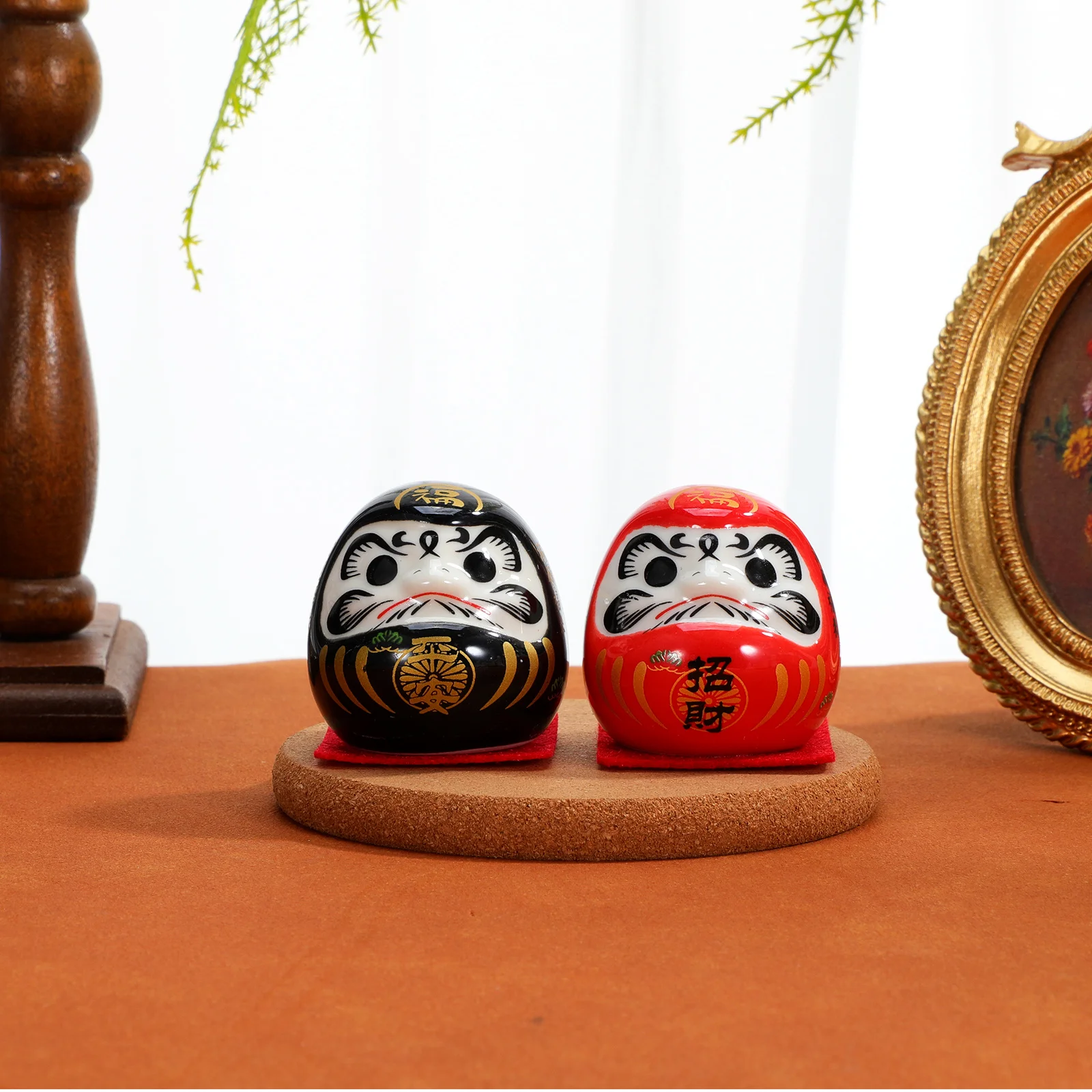 

2Pcs Small Delicate Craft Ornament for Indoor Outdoor Use Japanese Heritage Wealth Luck Decorative Accessory