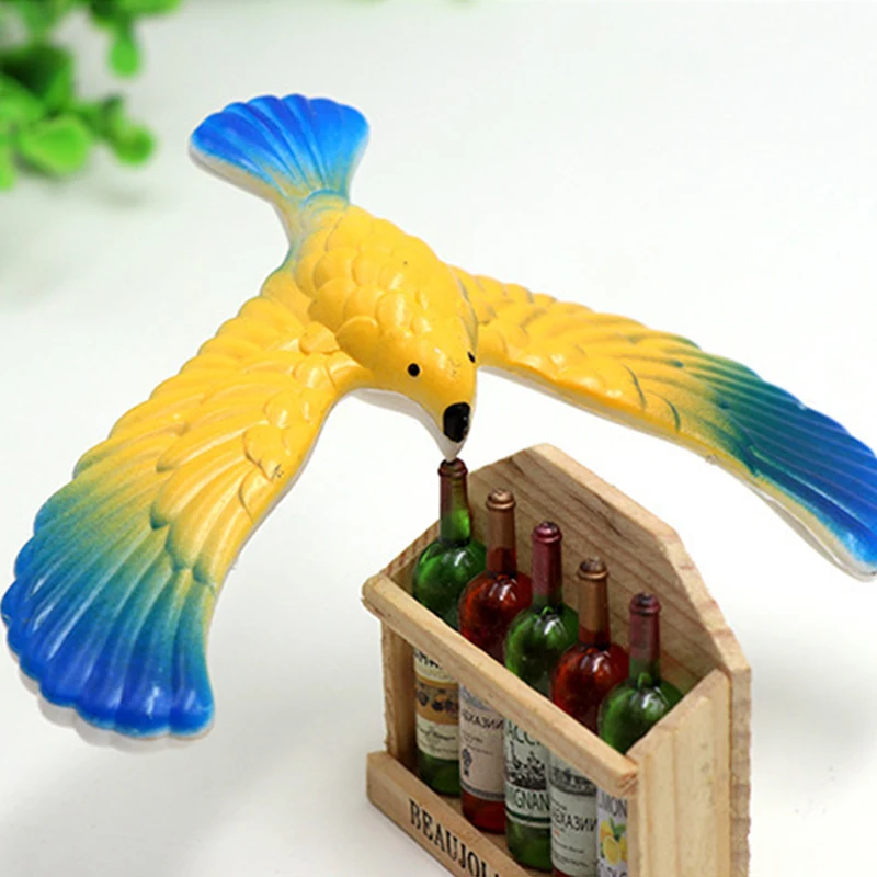 ألعاب بهلوان ألعاب للأطفال ، طائر الجاذبية ، نسر متوازن مع هرم ، لعبة توازن سطح المكتب البلاستيكية ، أرجوحة ، بهلوان ، 2-4