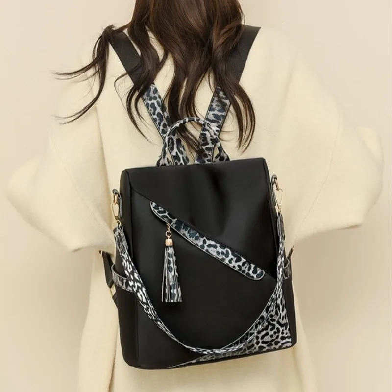 حقائب ظهر عصرية بسحاب مطبوعة على شكل الفهد من أكسفورد 2025 كاجوال بسعة كبيرة وبسيطة ومتعددة الاستخدامات حقائب مدرسية كلاسيكية للنساء جديدة