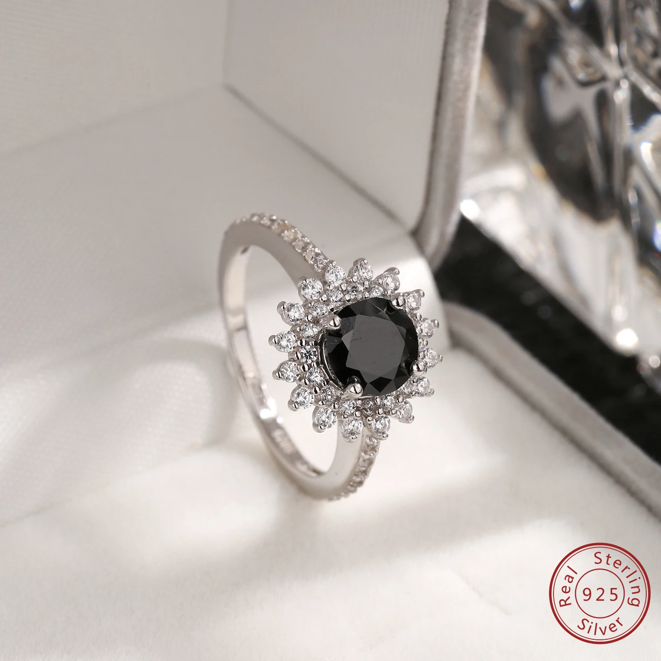 

2026 Fashion New Europe and America 100% 925 Pure Silver Black Zircon Flower Ring for Women's Valentine's Day Romantic Gift