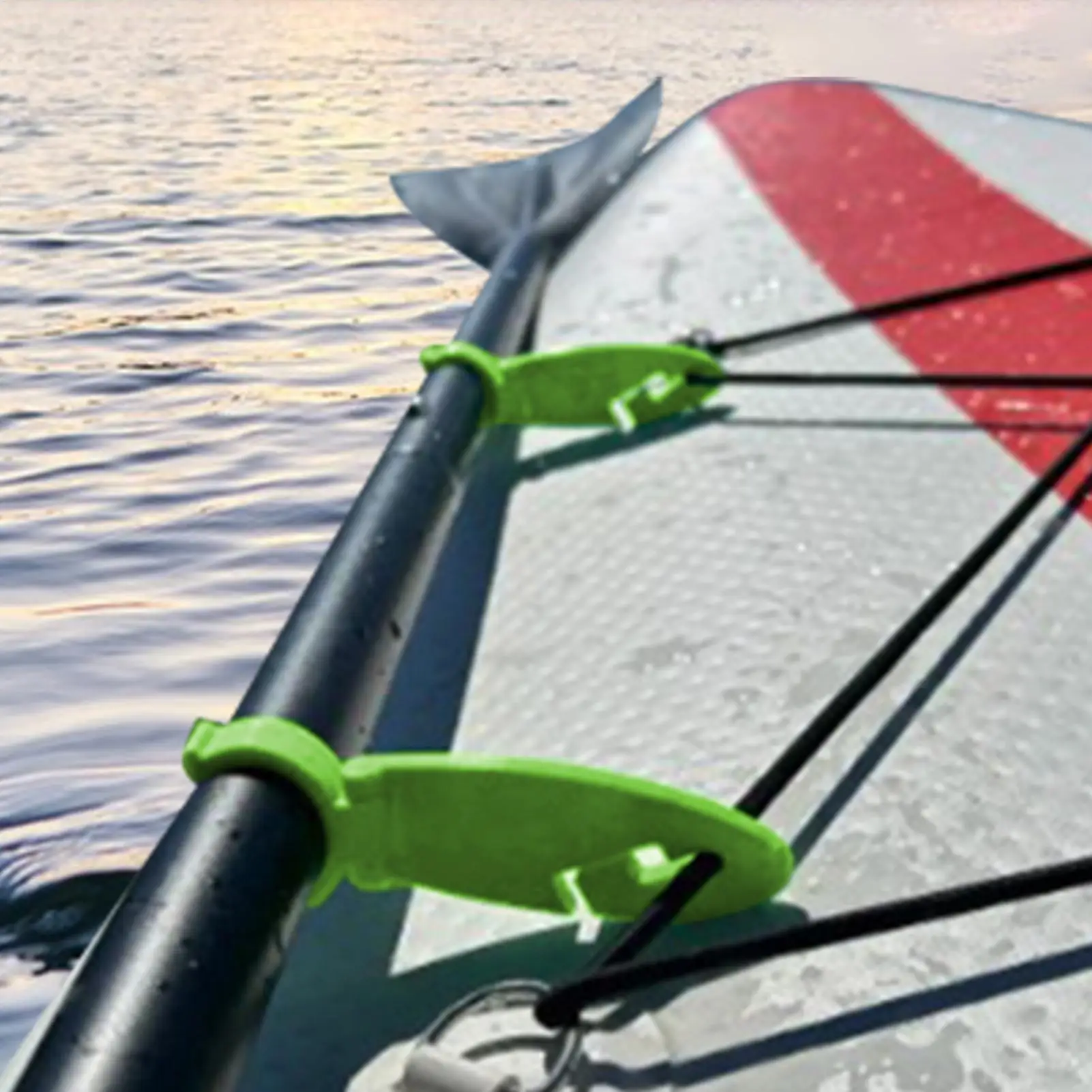2 Stück Paddle Board Clips für Kajakfahren Paddle Board Erweiterbare Befestigungsklemme Snap-Lock Stand Up Paddle Board Halter für Kajakfahren - White